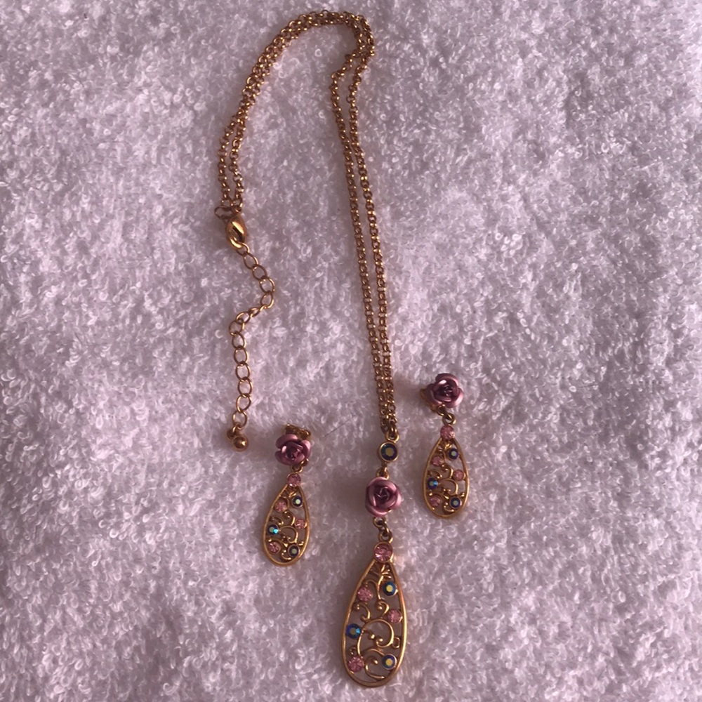 Necklace and matching Earrings